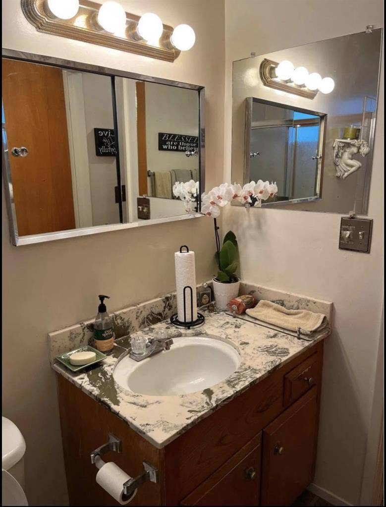 Lovely East Side Costa Mesa Room