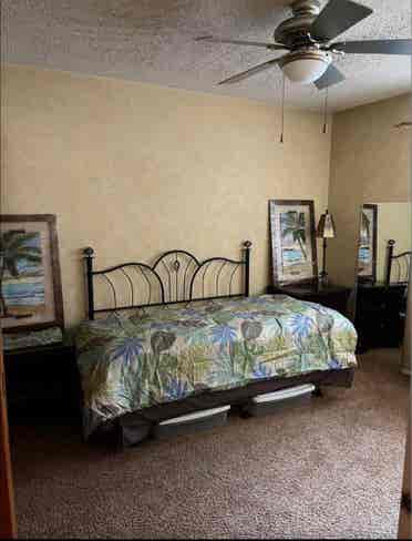Share Apt East 
Costa Mesa