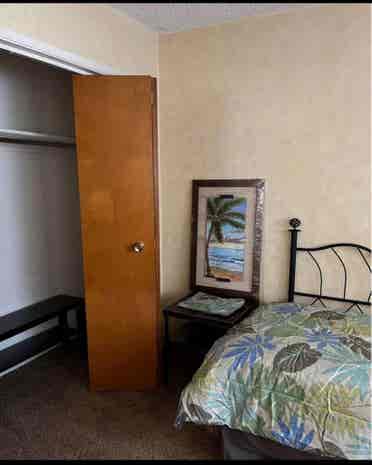 Share Apt East 
Costa Mesa