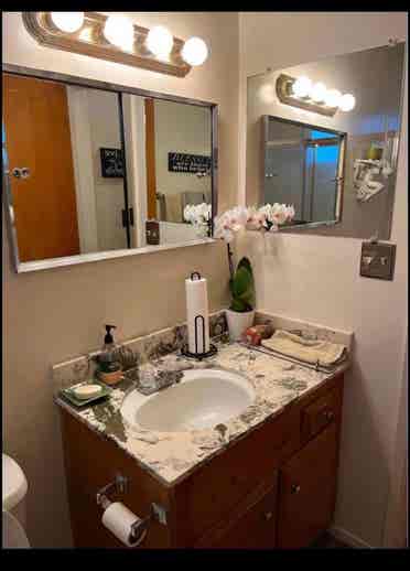 Share Apt East 
Costa Mesa