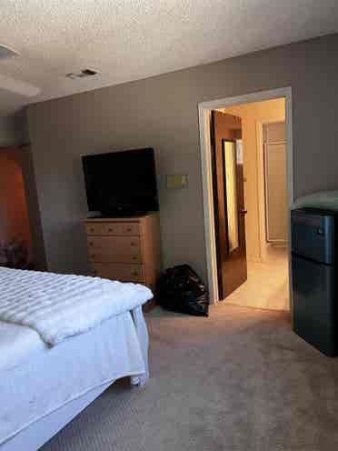 I am renting a bedroom private bath