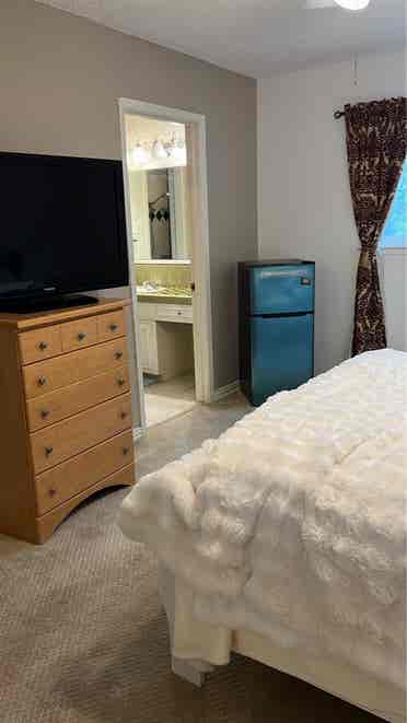 I am renting a bedroom private bath
