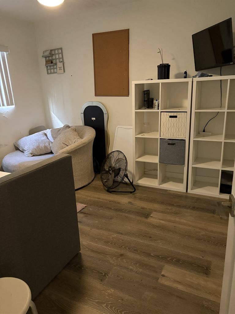Newly removed fully furnished room