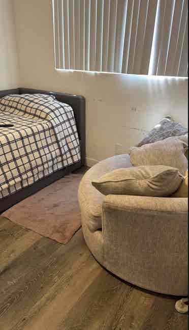 Newly renewed fully furnished room