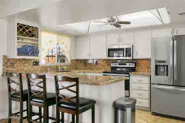Bright & Homey Room in 3BR home
