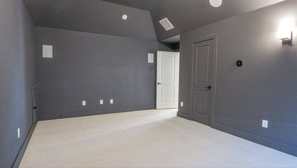 Multiple rooms with baths available