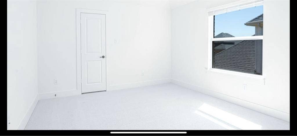 Multiple rooms with baths available