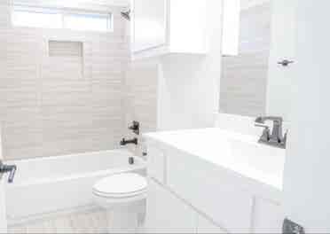 Multiple rooms with baths available