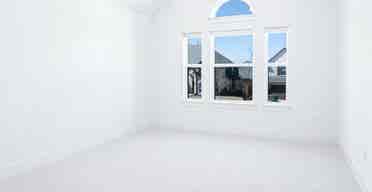 Multiple rooms with baths available
