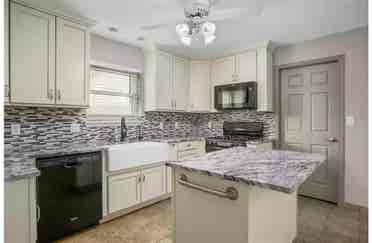 Owner's suite in Clear Lake