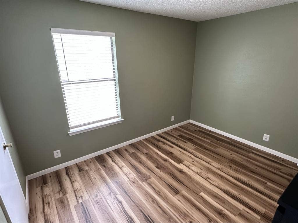Bedroom with utilities included