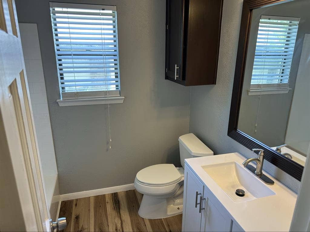 Bedroom with utilities included