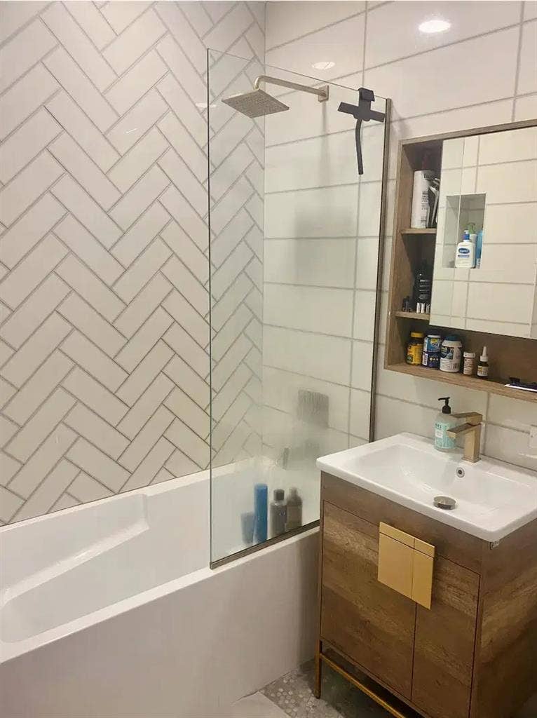 Bed-Stuy room in B available