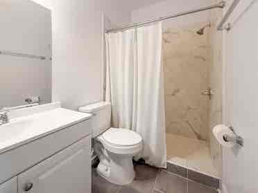 Bright, Spacious w/ En-Suite Ba