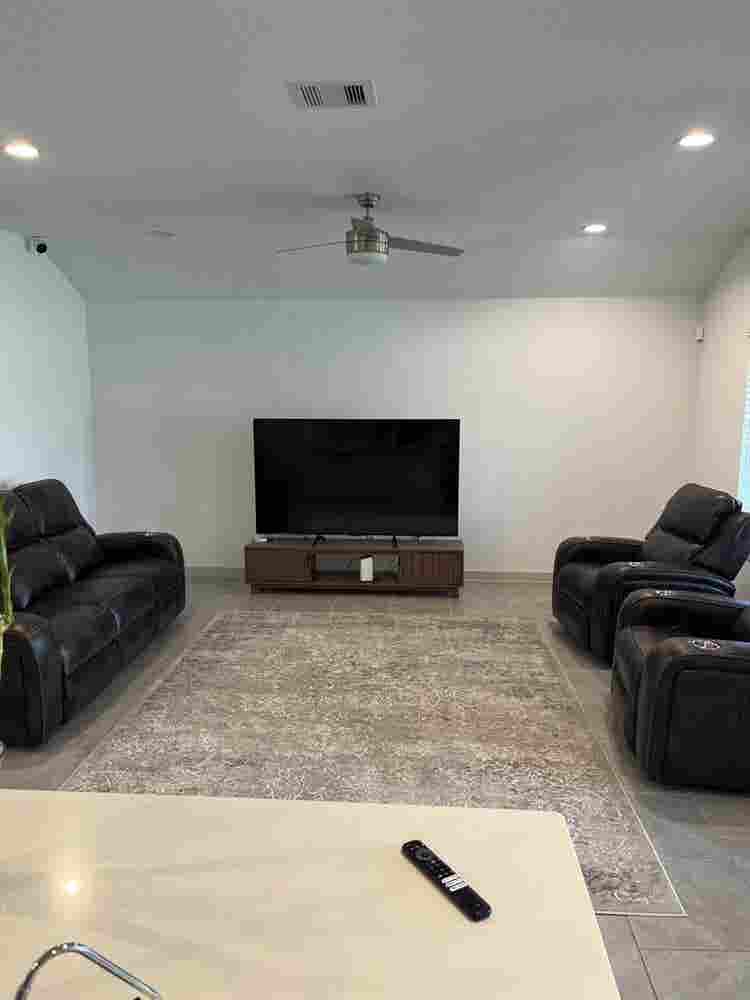 Female shared  living home Katy