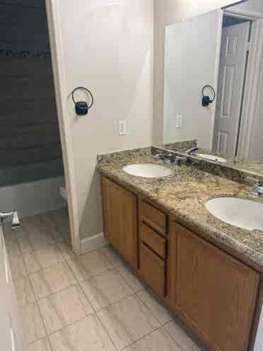 Room for rent with private bathroom