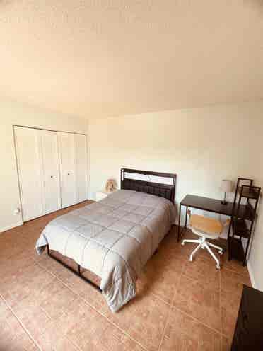 Room for rent in 2-bedroom town