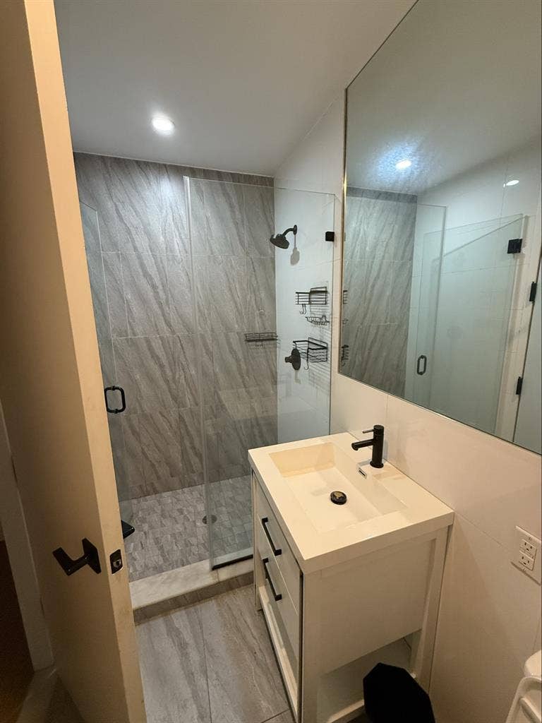 FEMALE WOC ROOMATE NEEDED