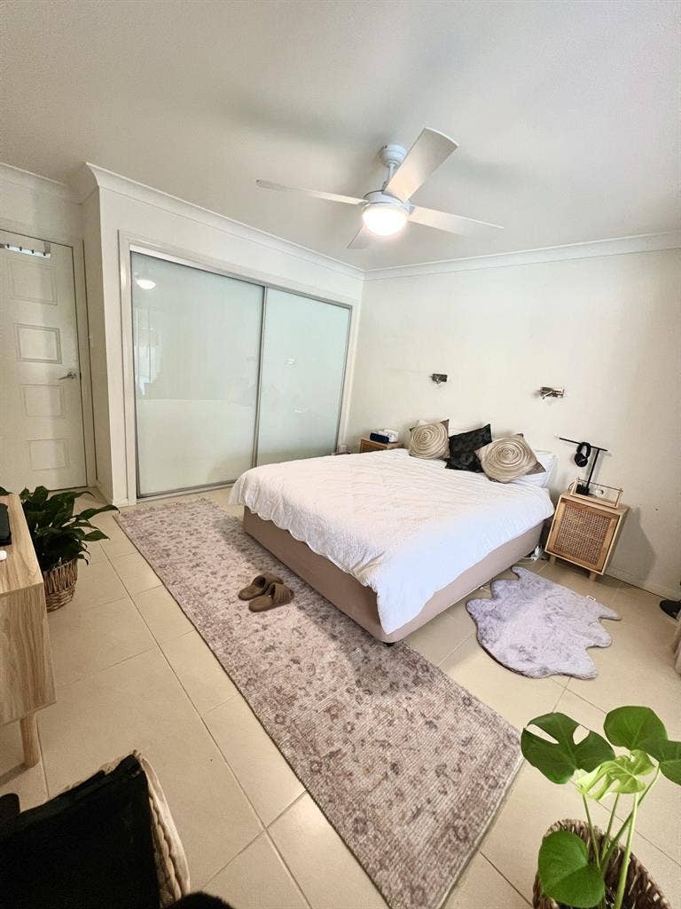 Pool Room For Rent