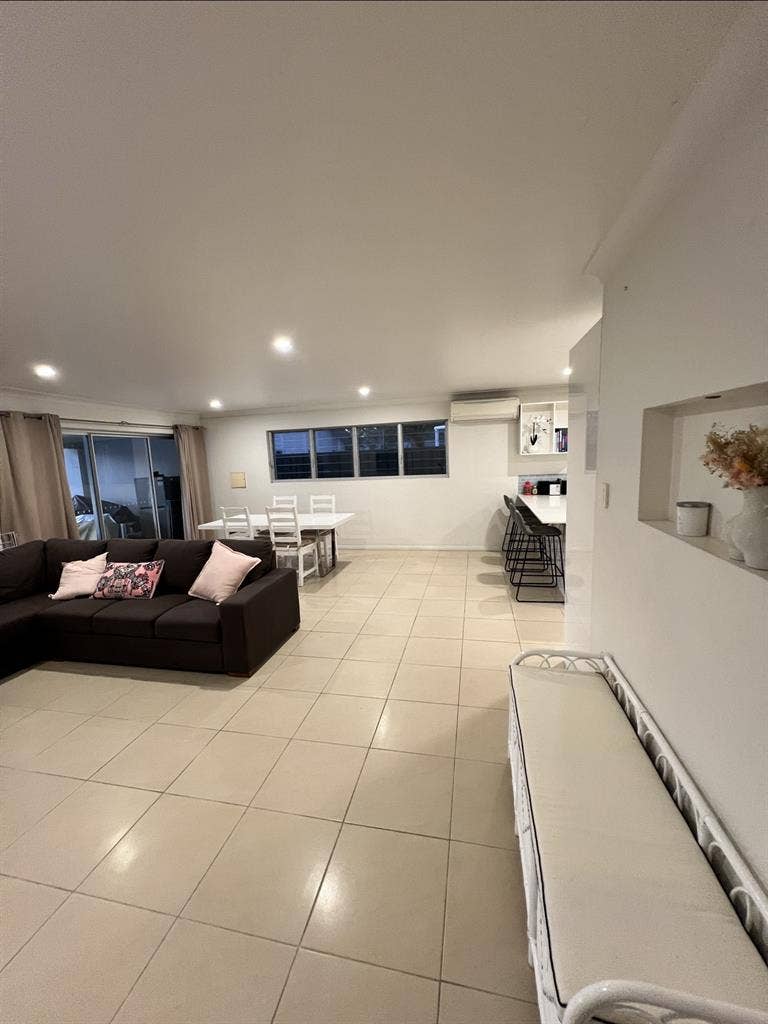 Pool Room For Rent