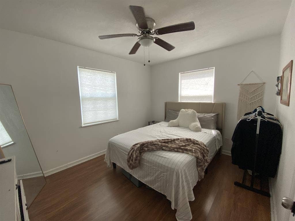 Clean Quiet Room