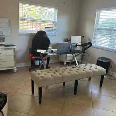 Pool house, room for rent!