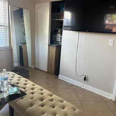 Pool house, room for rent!