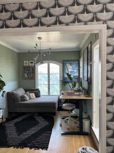 Gorgeous sunny brm w/ bth & garden