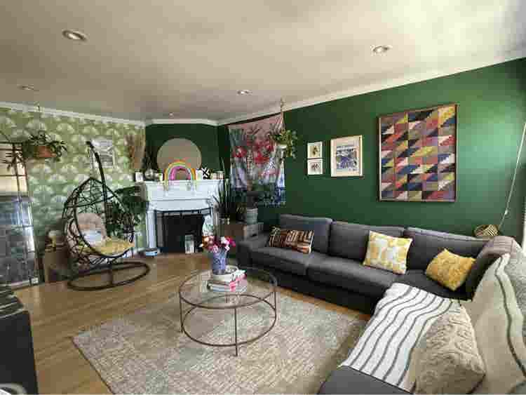 Gorgeous sunny brm w/ bth & garden