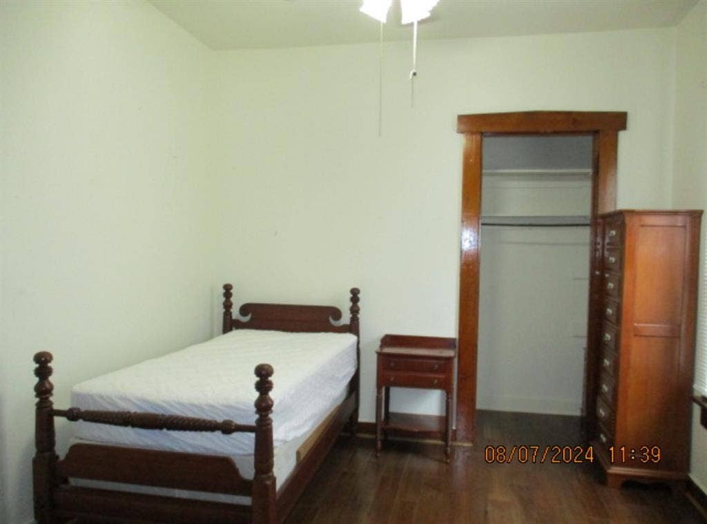 Looking for a 4th roommate - UD