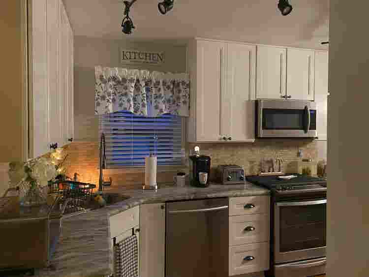 Looking for 
 roommate.