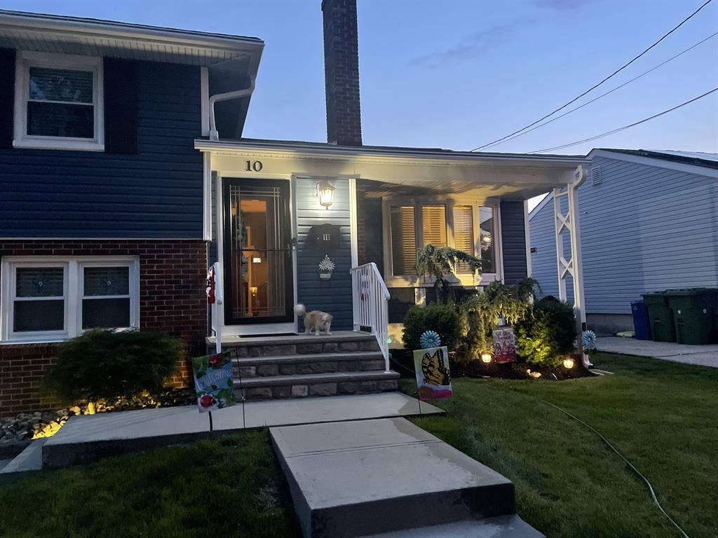 Looking for roommate