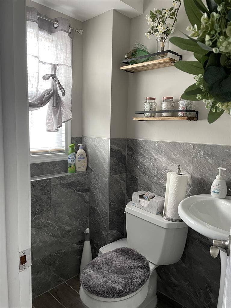 Looking for roommate