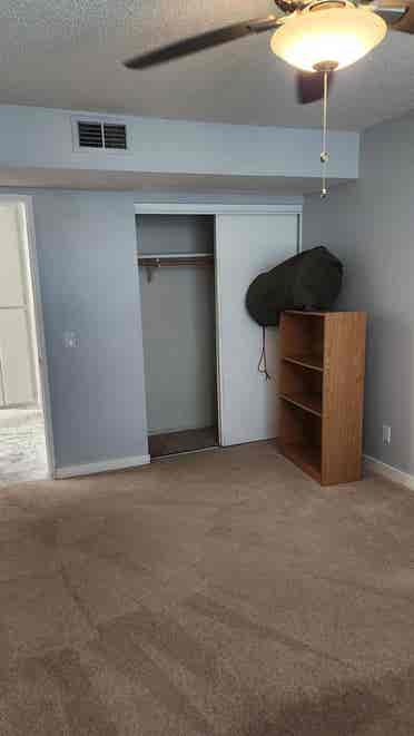Room for rent unfurnshd. Share bth