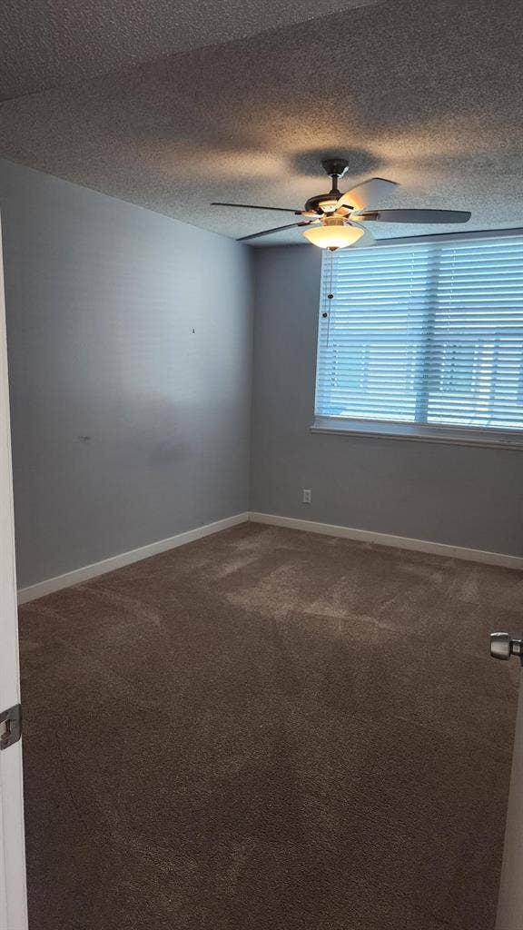 Room for rent unfurnshd. Share bth