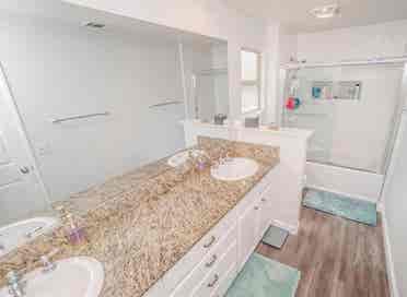 3 Rooms Available – Move-In Aug 1