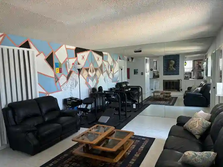 Clean, Quiet, Friendly place