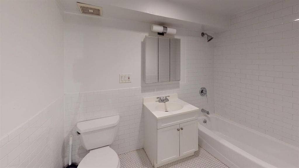 1 BR in New York