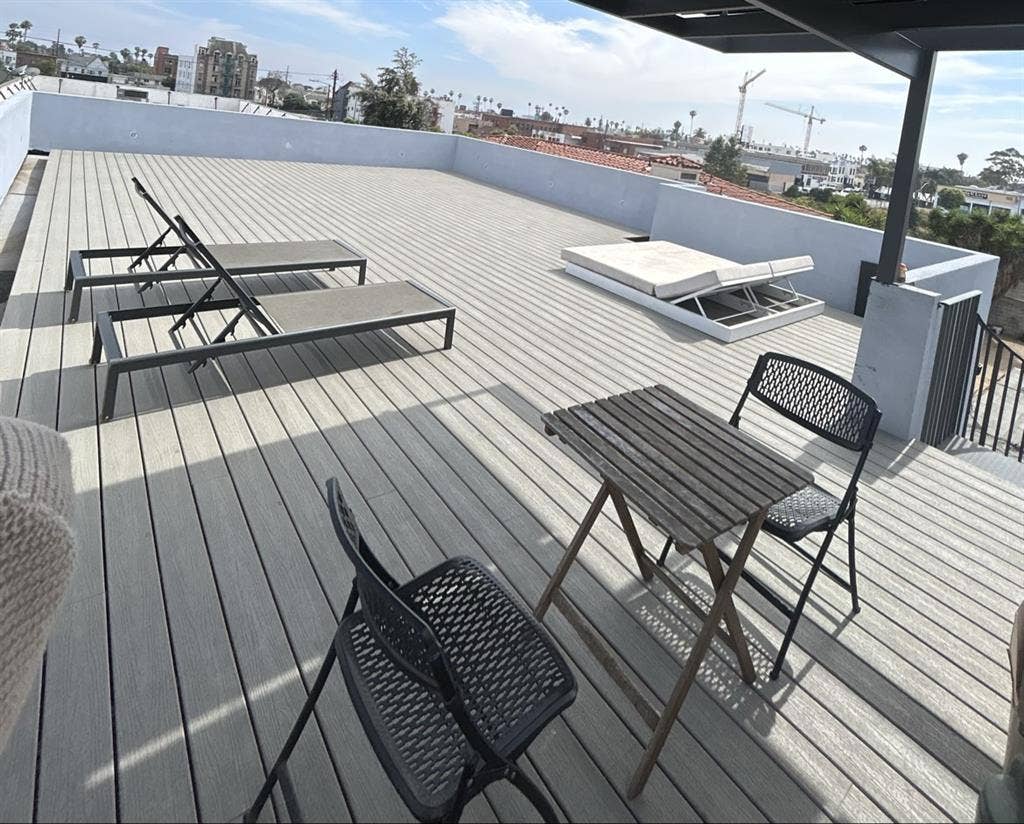 Private Room in East Hollywood
