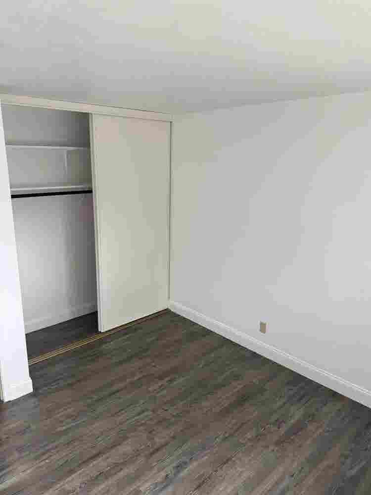 ROOM FOR RENT
MOSS BEACH $