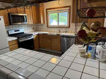 ROOM FOR RENT
MOSS BEACH $