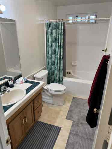 ROOM FOR RENT
MOSS BEACH $