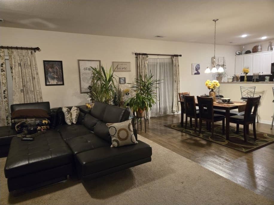 Clean bedroom for Rent.