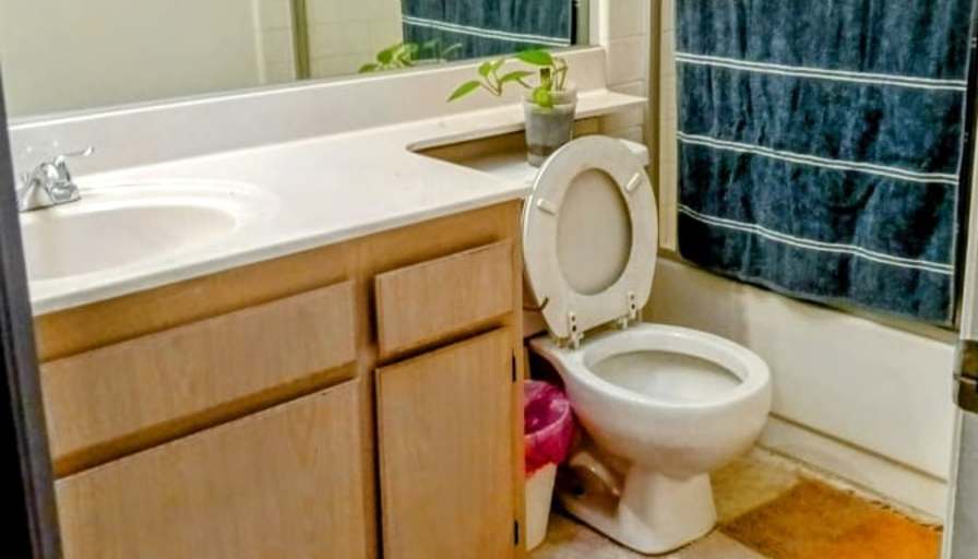 Large Master rom ownbath quiet clea