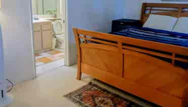 Large Master rom ownbath quiet clea