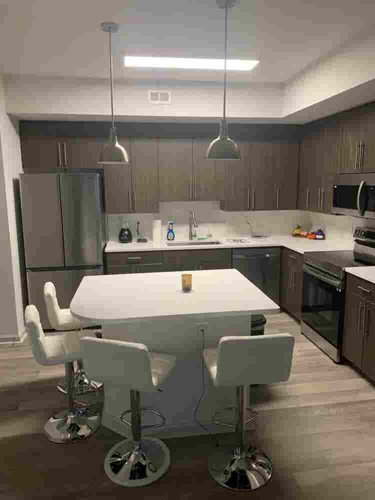 Extra room in Apartment to split