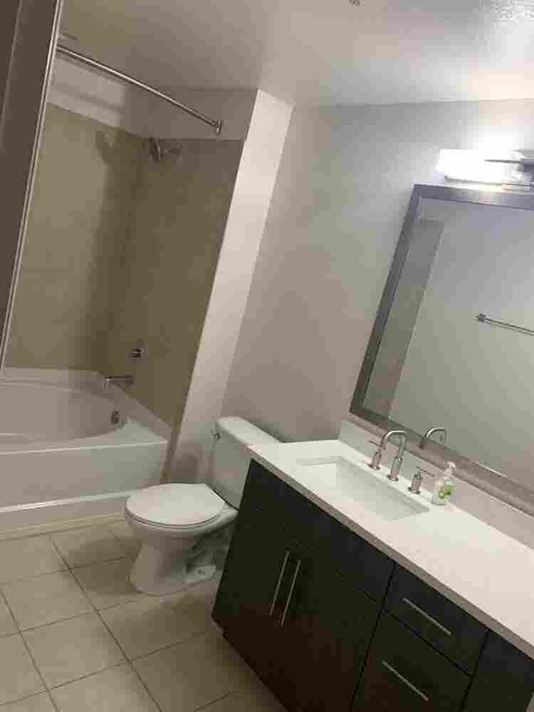 Extra room in Apartment to split