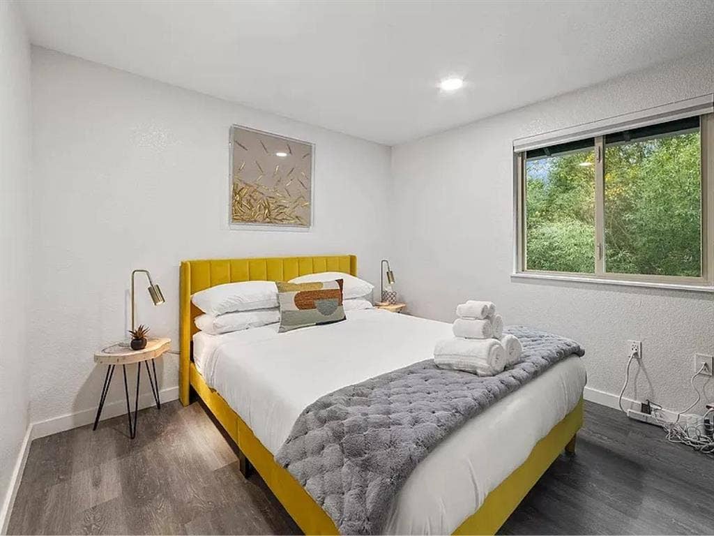 Private Bedroom available for Male