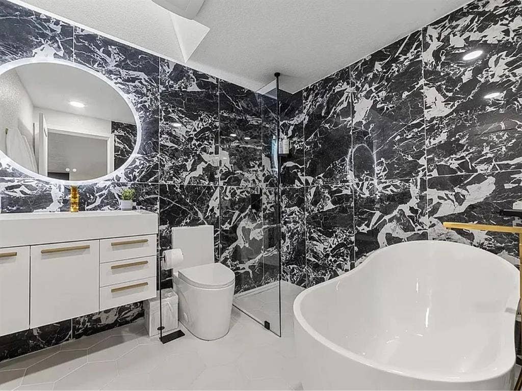 Private Bedroom Available for Male