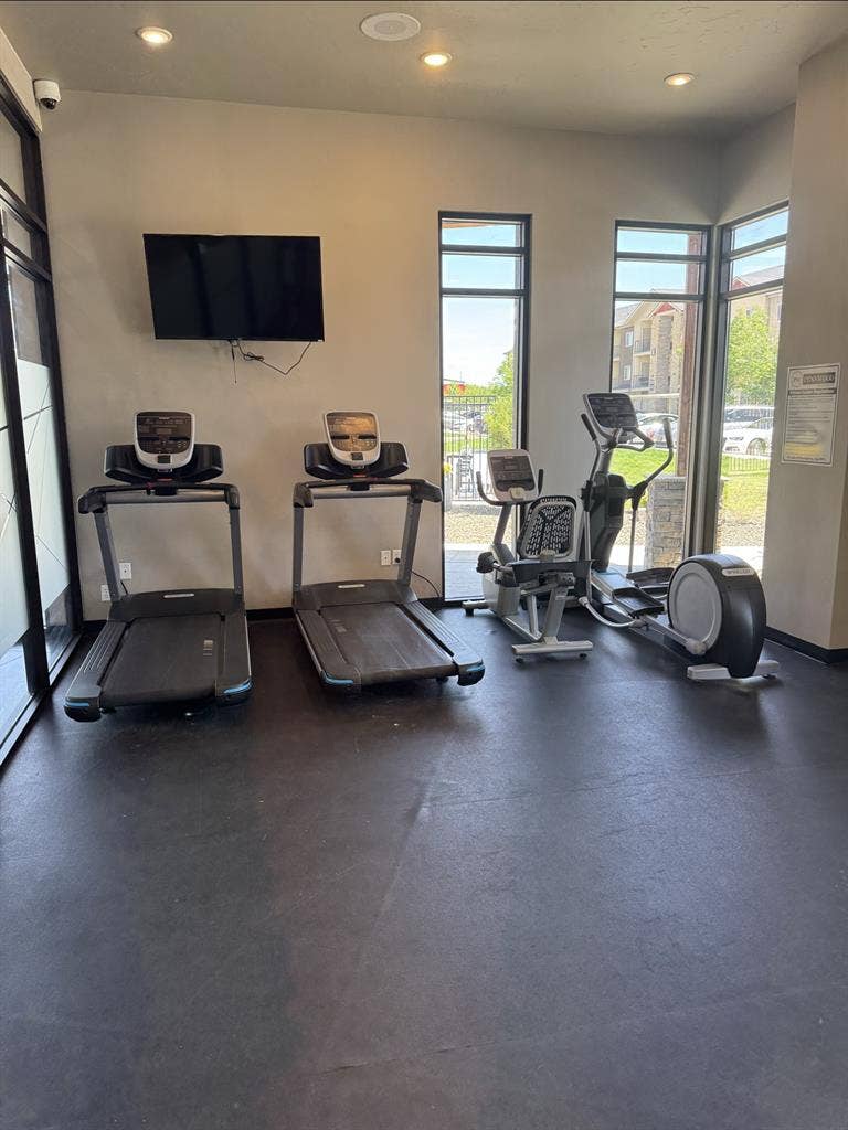 Clean room for rent Meridian, $